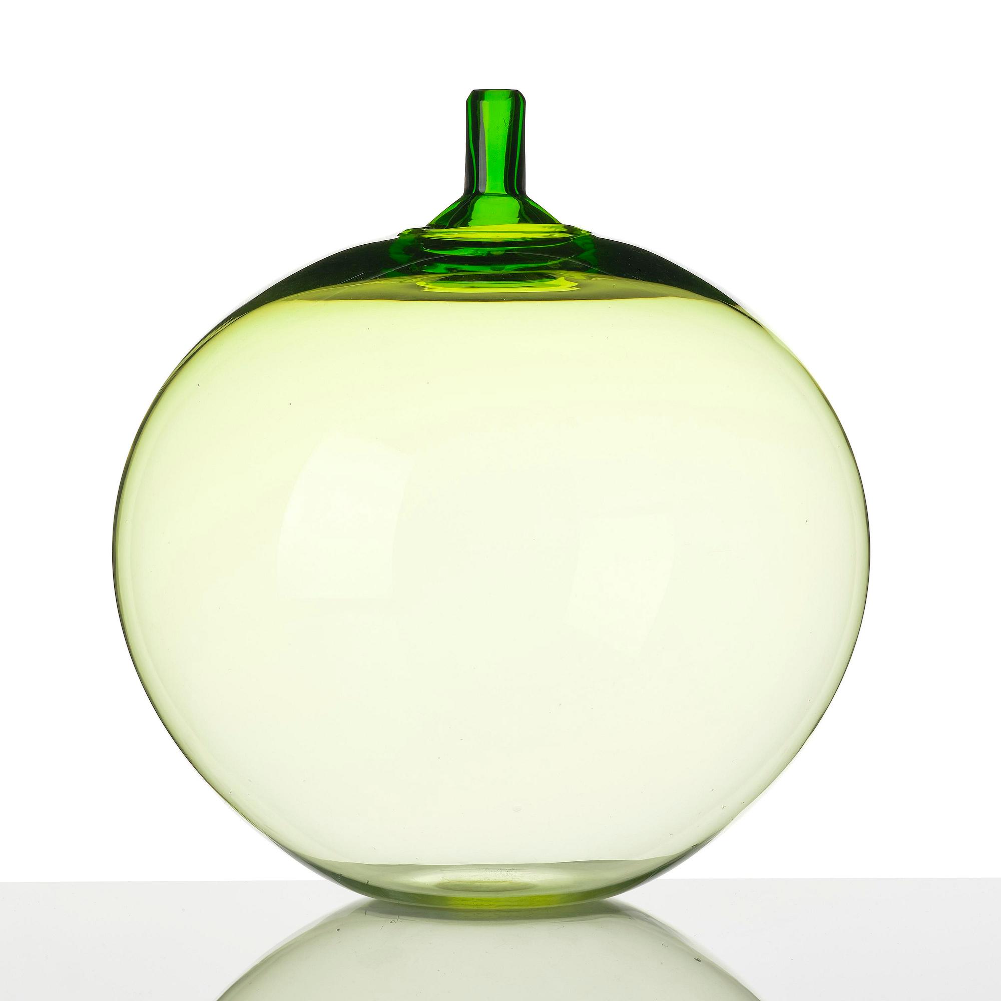 Ingeborg Lundin, vas, grönt underfångsglas, "Äpplet", Orrefors efter 1957.