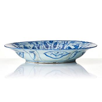 A blue and white kraak dish, Ming dynasty, Wanli (1572-1620).