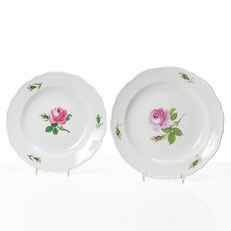 Meissen, Tea and coffee service, approx. 93 pieces, porcelain, “Meissen Rose” (Rote Rose/Meissener Rose).
