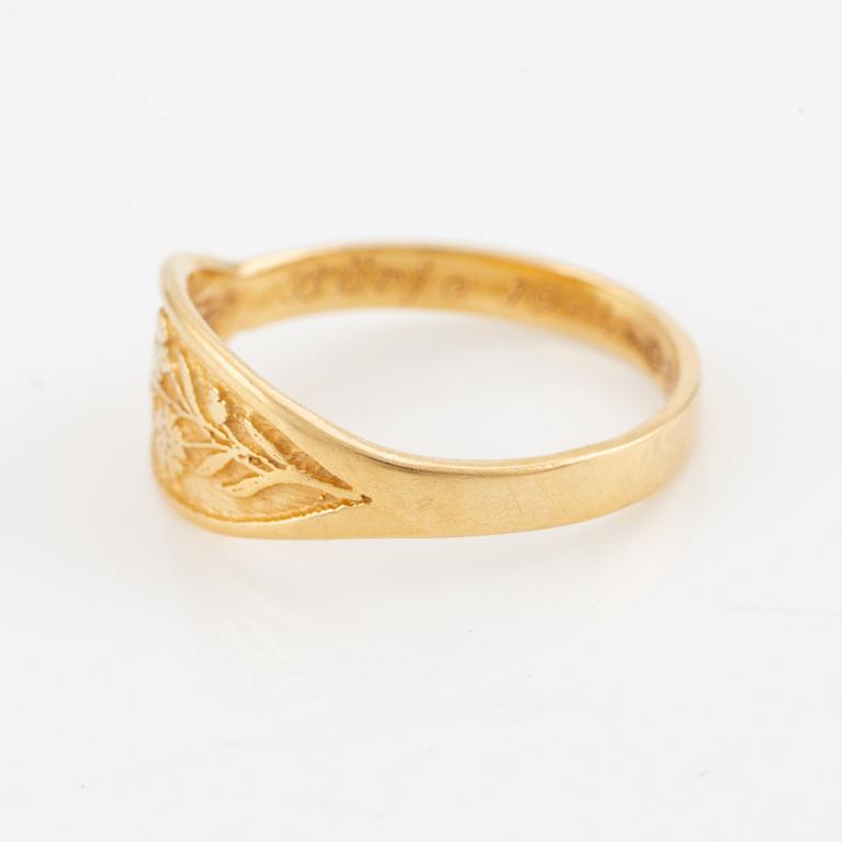 Ring 18K gold.