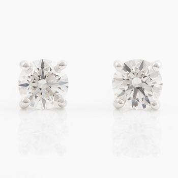 Earrings 18K white gold with brilliant-cut diamonds, accompanying GIA dossier.