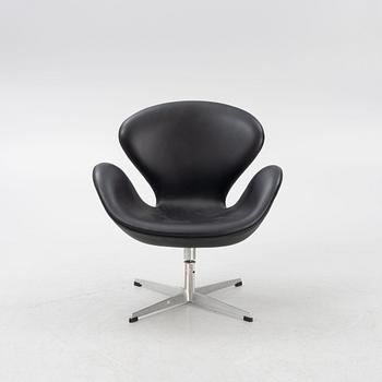 Arne Jacobsen,fåtölj, "Svanen" Fritz Hansen, Danmark, 1960-tal.