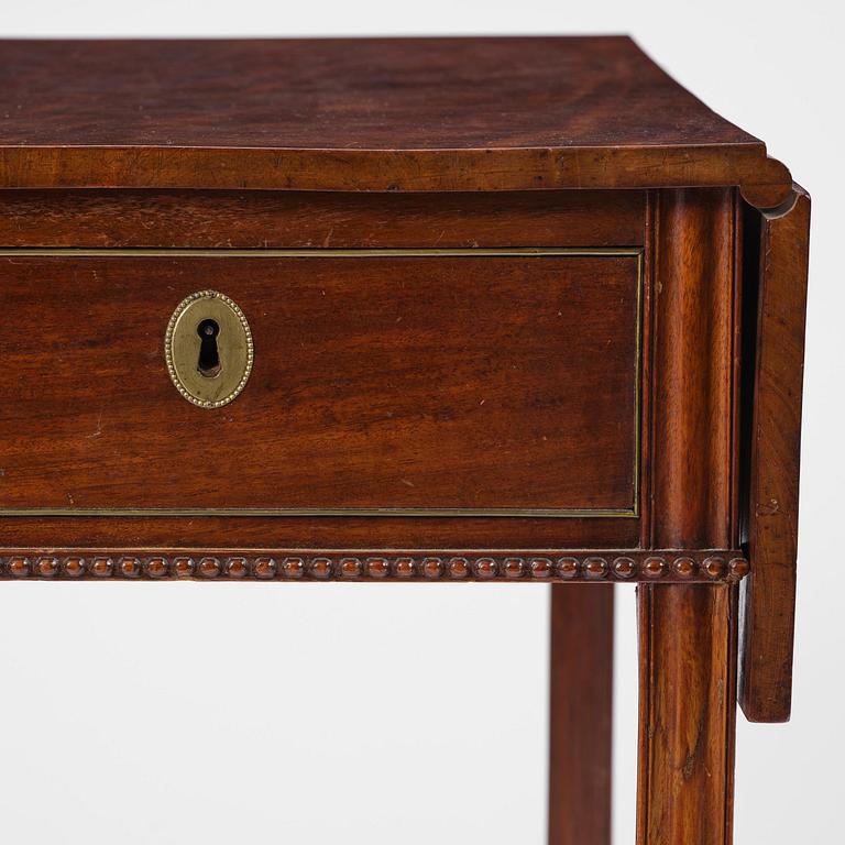 A Late gustavian mahogny table.