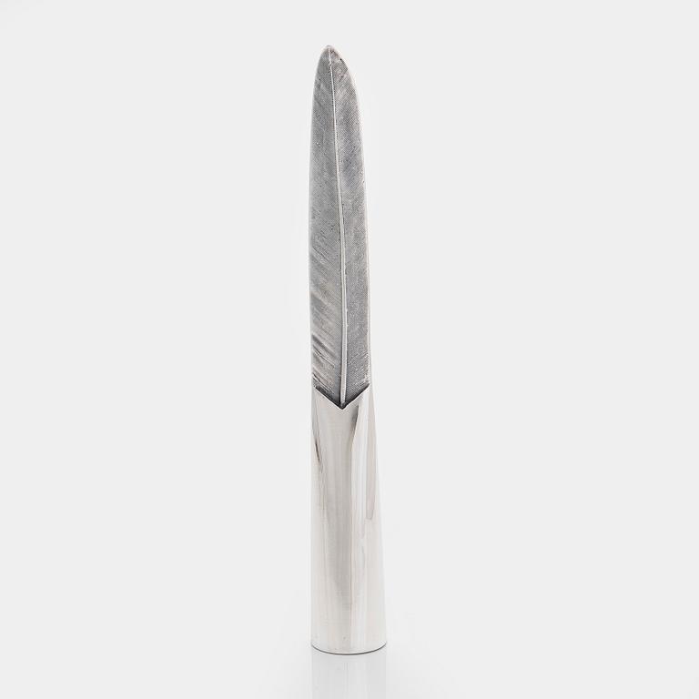 Dekorationsföremål/brevkniv i form av fjäder, sterlingsilver, Lapponia 1984.