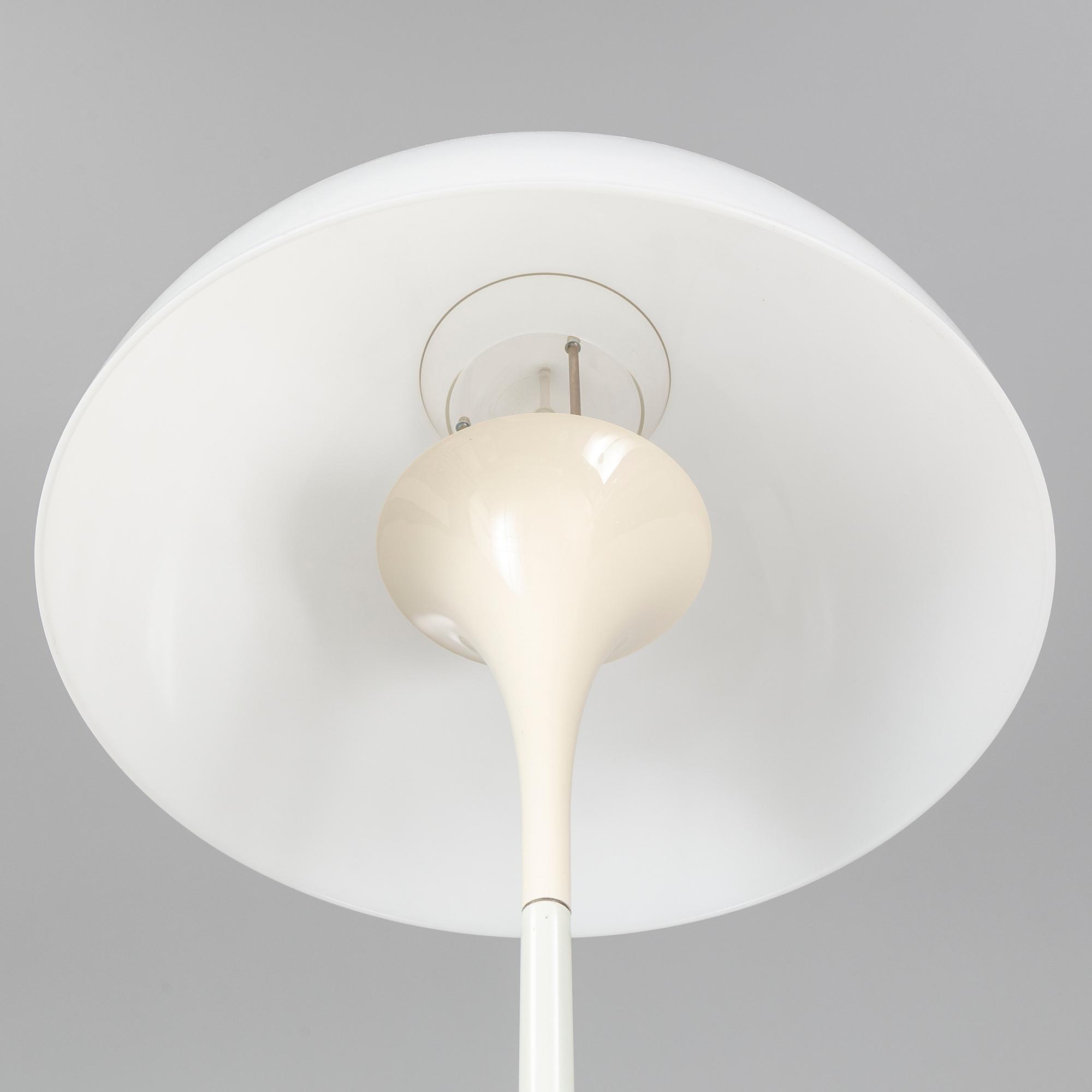 VERNER PANTON, golvlampa, "Pantella", Louis Poulsen, Danmark.