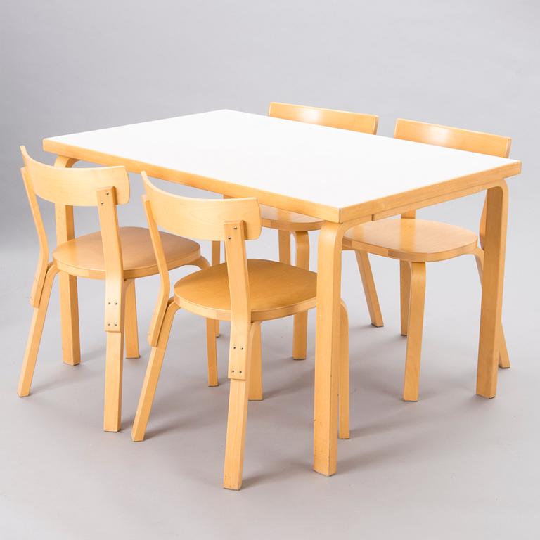 ALVAR AALTO, PÖYTÄ ja TUOLEJA, 4 kpl, malli 69, Artek, 1900-luvun viimeinen neljännes.