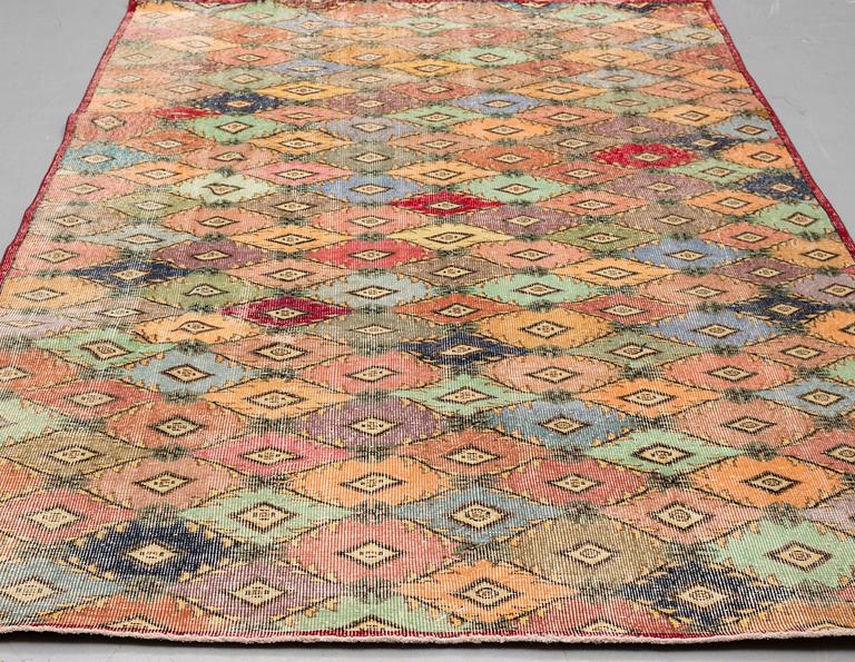 A CARPET, oriental, ca 337 x 184 cm.