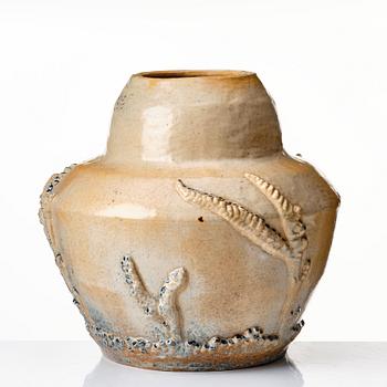 Anders & Bess Wissler, a stoneware jar, ateljé Solklinten, Mariefred, Sweden 1915.