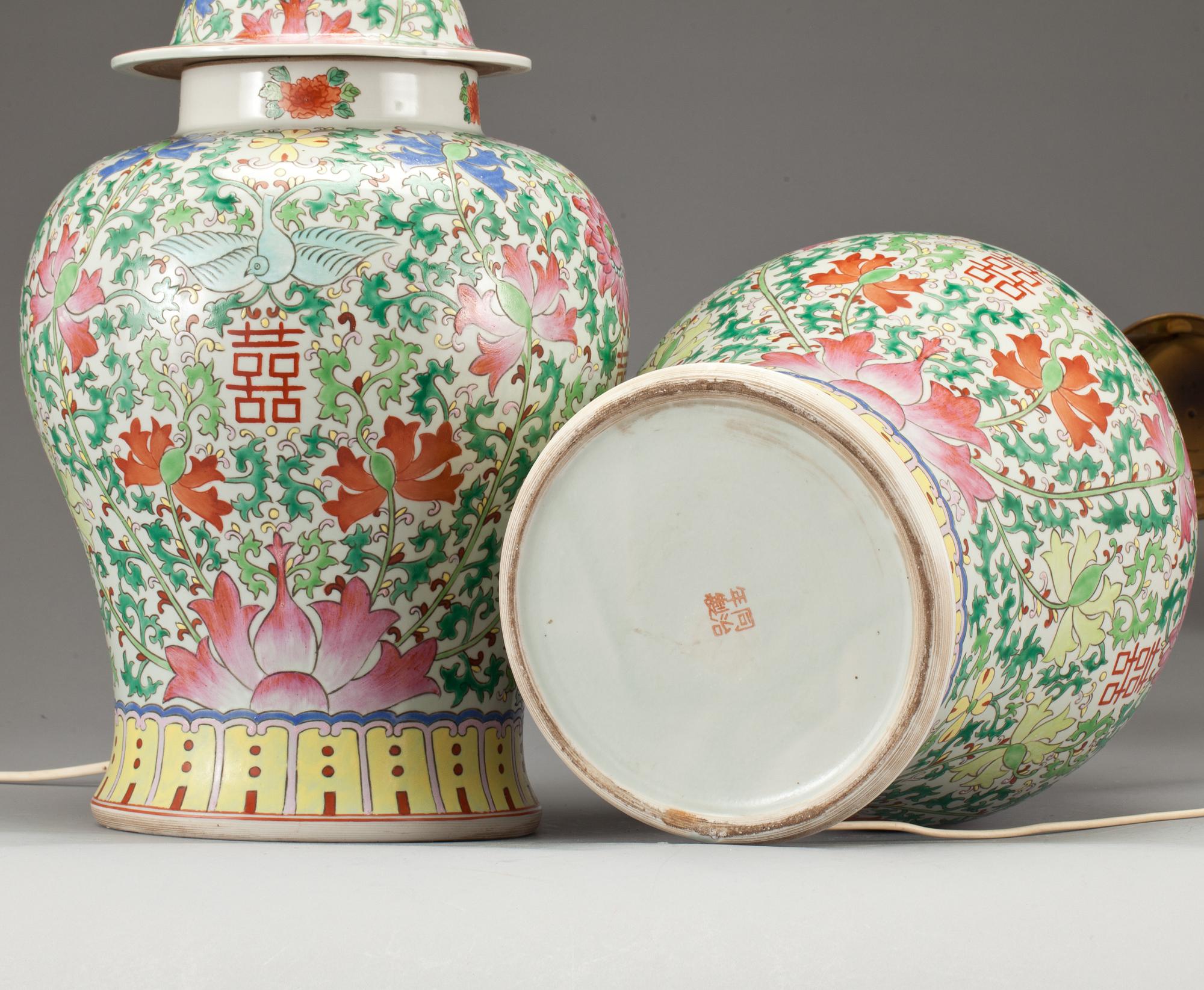 BORDSLAMPOR, ett par, porslin, Kina, 1900-tal.