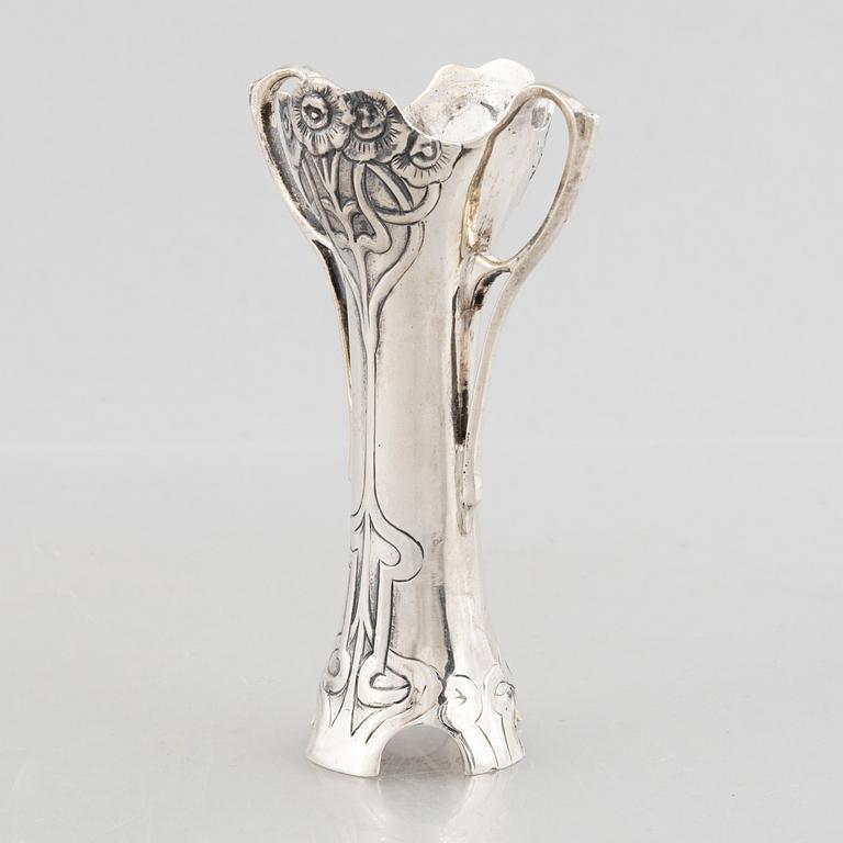 A sterling silver Art Nouveau-style vase, 20th Century.