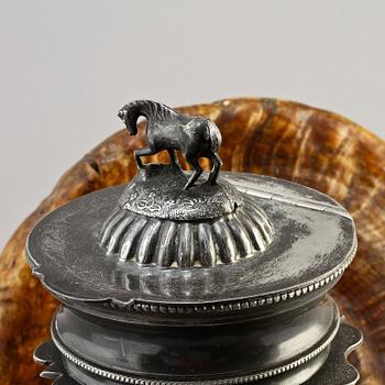 HORN, nyrenässans, runt sekelskifte 1800/1900.