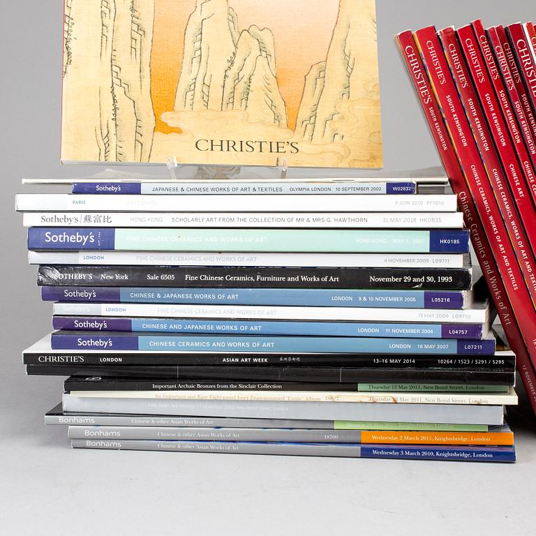 AUKTIONSKATALOGER, 40 st. Sothebys, Christies, Bonhams. Orientaliskt/Kinesiskt porslin, keramik och konsthantverk.
