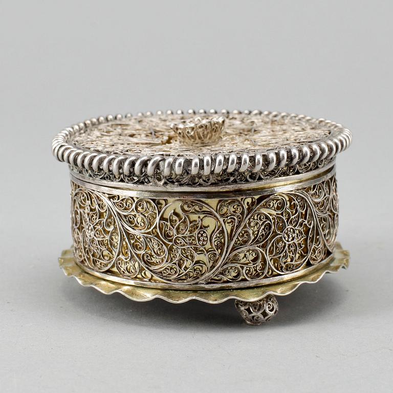 TOILETTEASK, silver, filigran, renässansstil, 1800-tal.