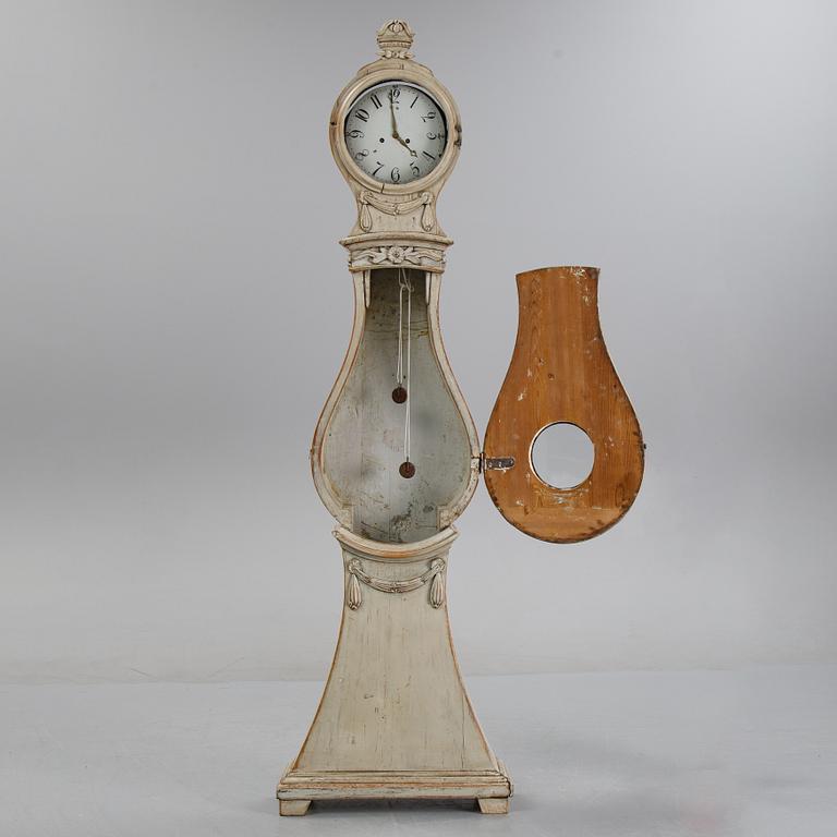 A Swedish painted loncase clock from around the year 1800.