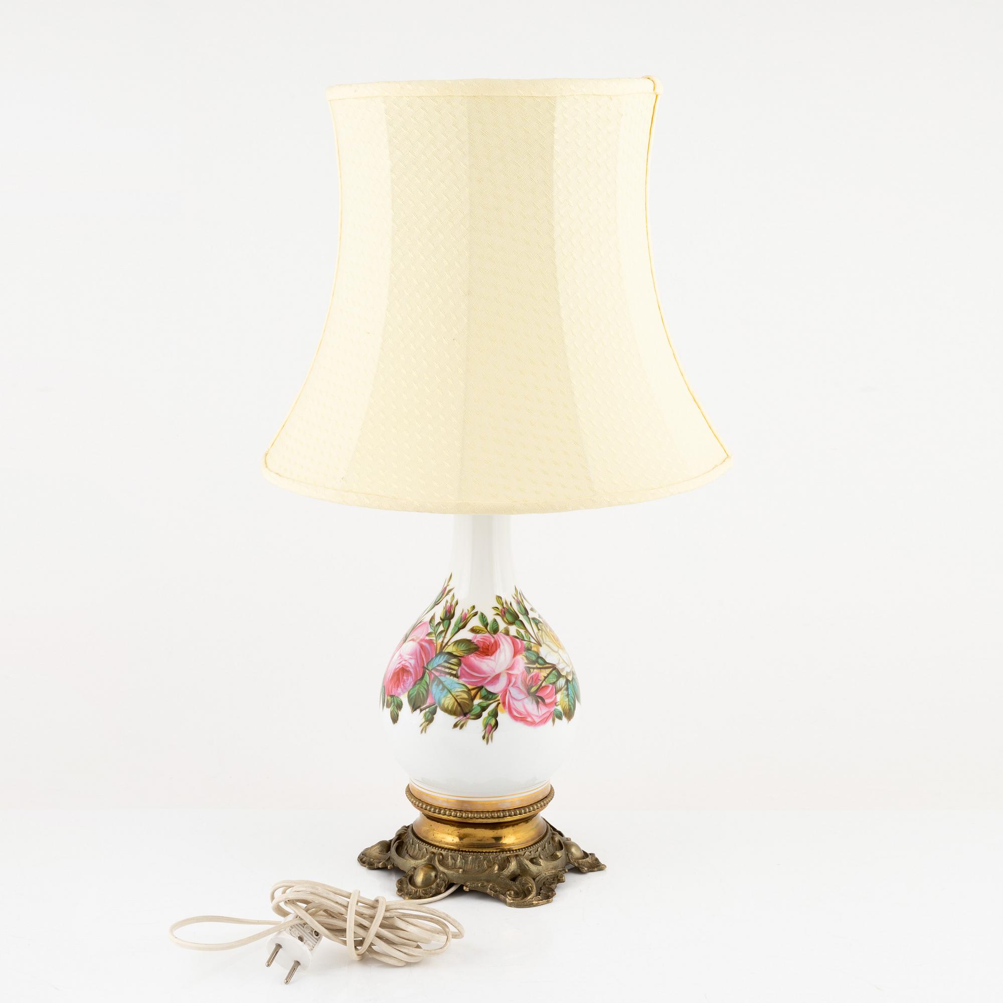 A porcelain table light, 20th Century.