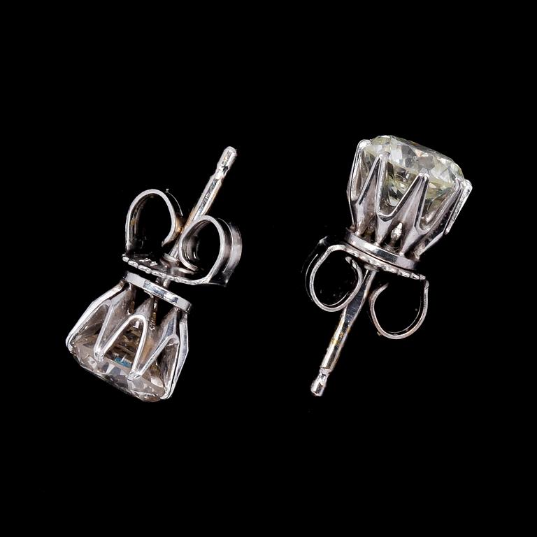 EARSTUDS, each brilliant cut diamond, app. 1 cts, tot, 2.10 cts.
