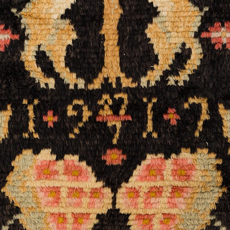 MATTO/WALLHANGING, ryijymatto, knotted pile, ca 229,5 x 169,5 cm, an inscription: AL 1917.