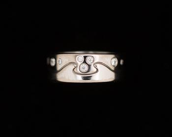 RING, 18 K vitguld med briljantslipade diamanter, "Fusion", Georg Jensen, Danmark. Vikt ca 10,5 g.