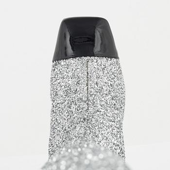 Chanel, a pair of sequin high boots, size 37 1/2.