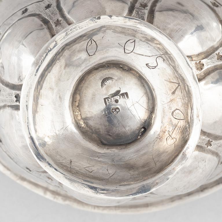 A Swedish silver cup, mark of Per Wilhelm Hanngren, Falun (active 1796-1815).