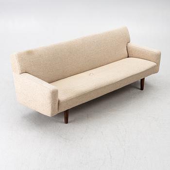 Hans J. Wegner, sofa, "AP-33", mid-20th century.