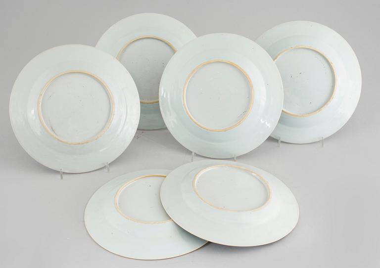 Six imari dinner plates, Qianlong (1736- 1795).