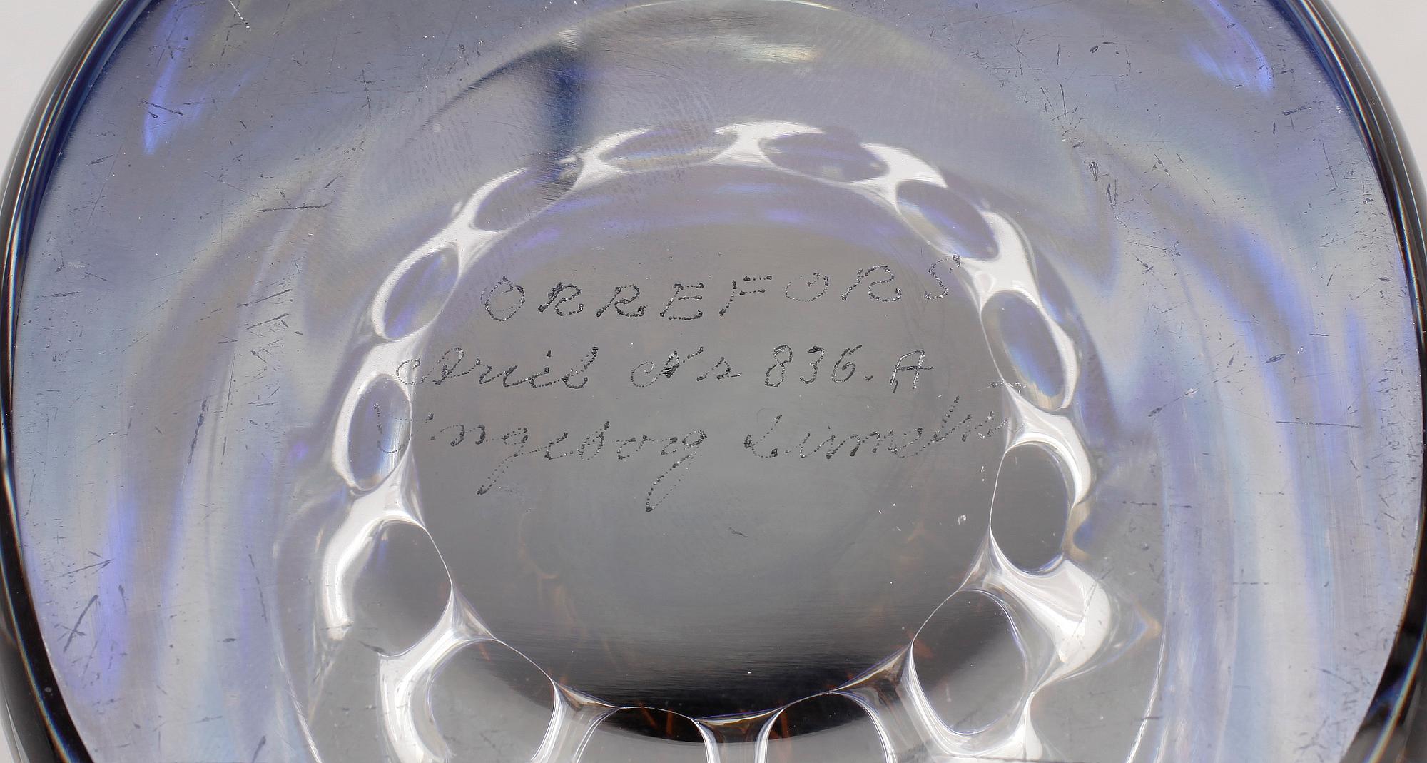 VAS, glas, ariel, Ingeborg Lundin. Sign o nr 836A.
