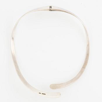 Necklace, silver,