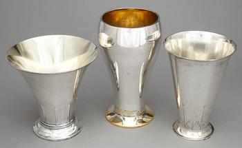 VASER, 3 delar, silver, Cg Hallberg, Stockholm, 1928. Totalvikt ca1175g.