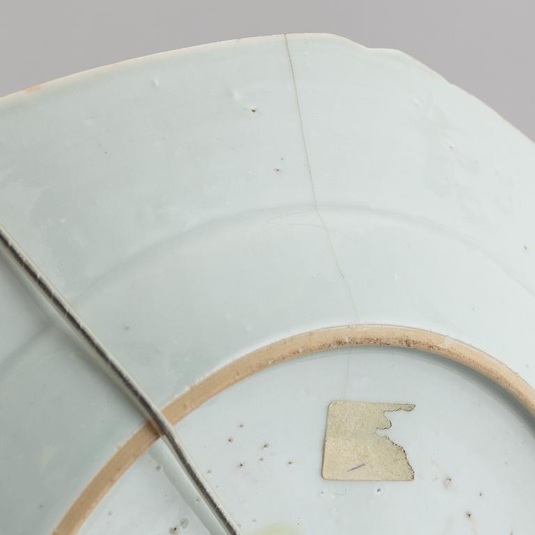 A set of four blue and white dishes (2+2), Qing dynasty, Qianlong (1736-95).