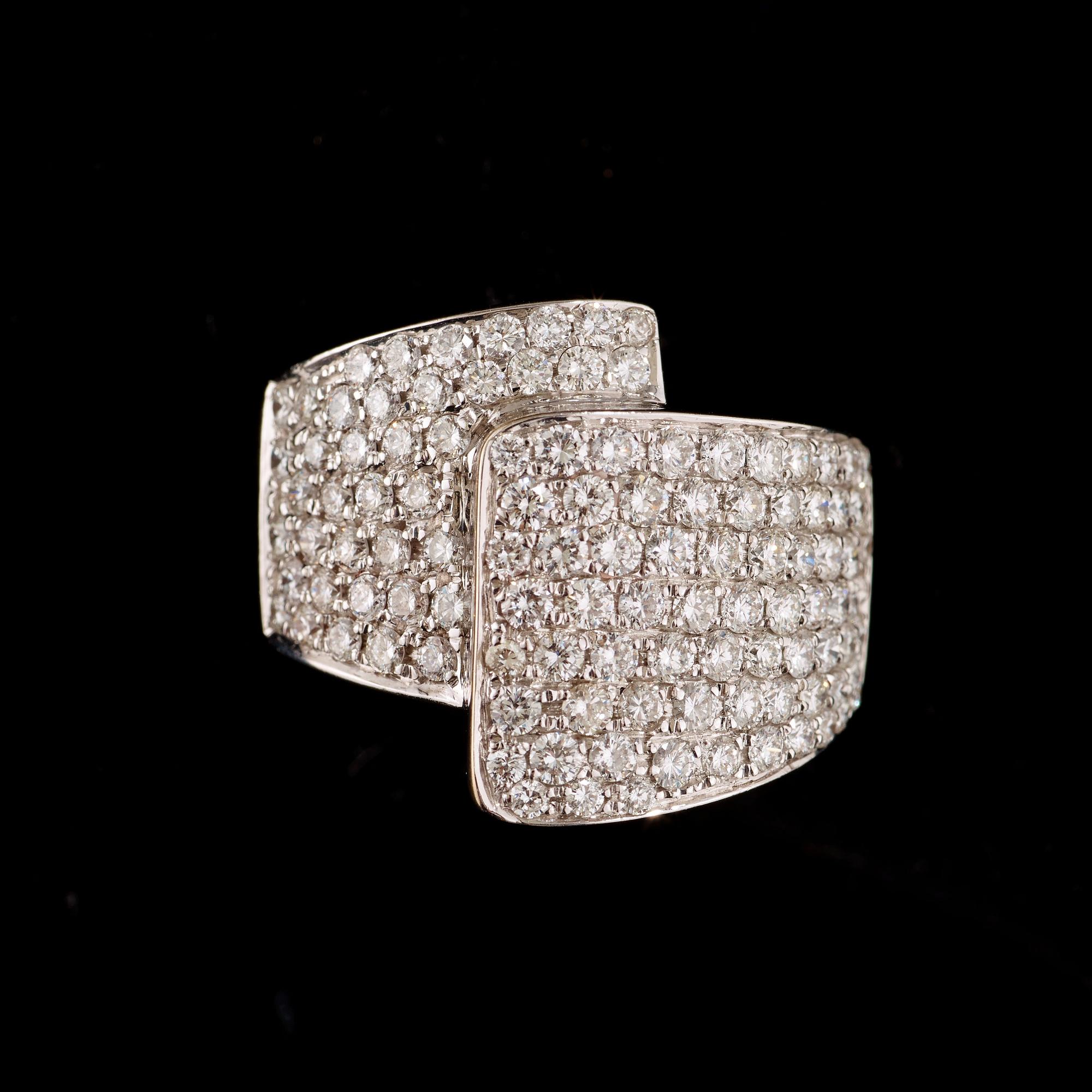 RING med briljantslipade diamanter totalt 2.48 ct.