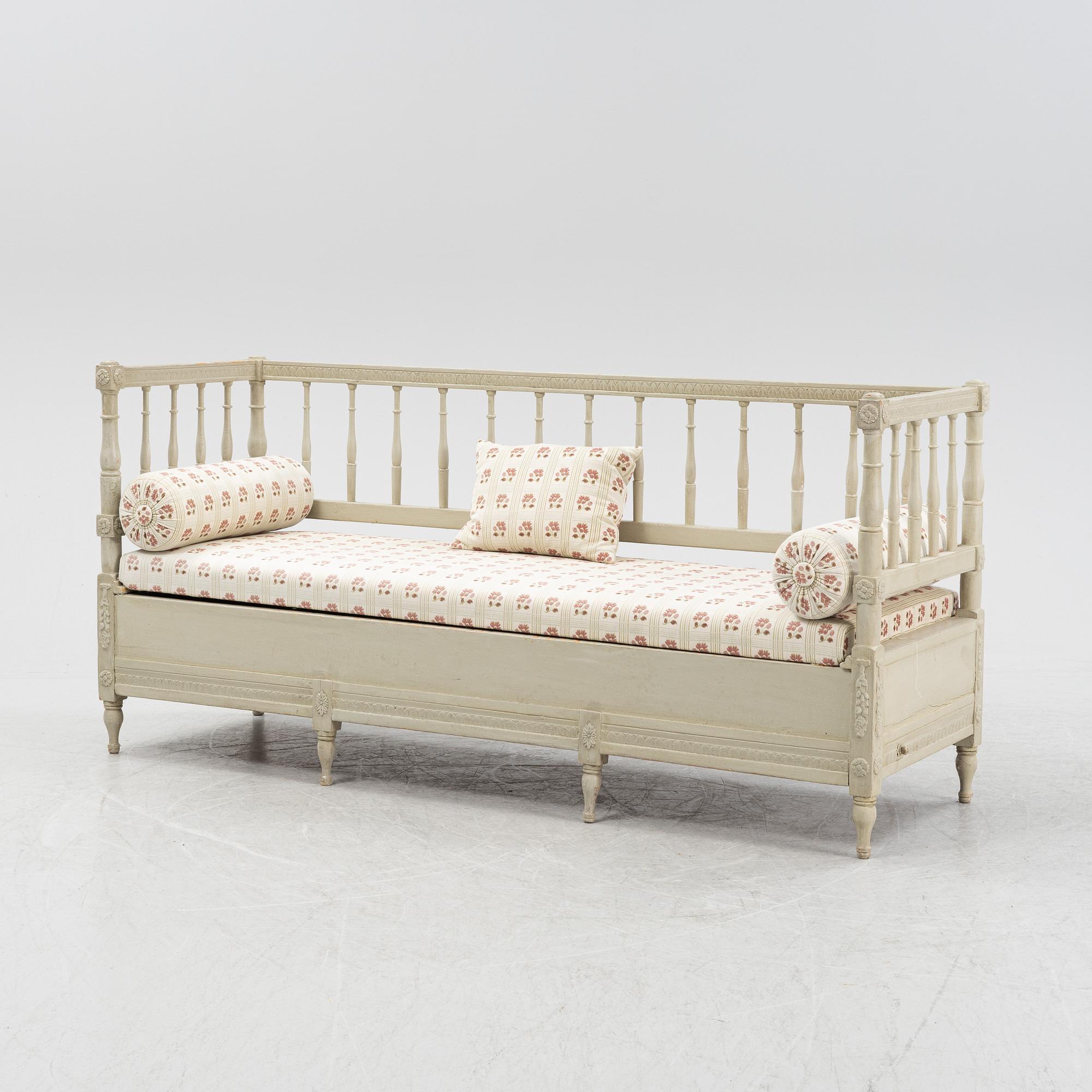 Soffa, sengustaviansk, omkring år 1800.