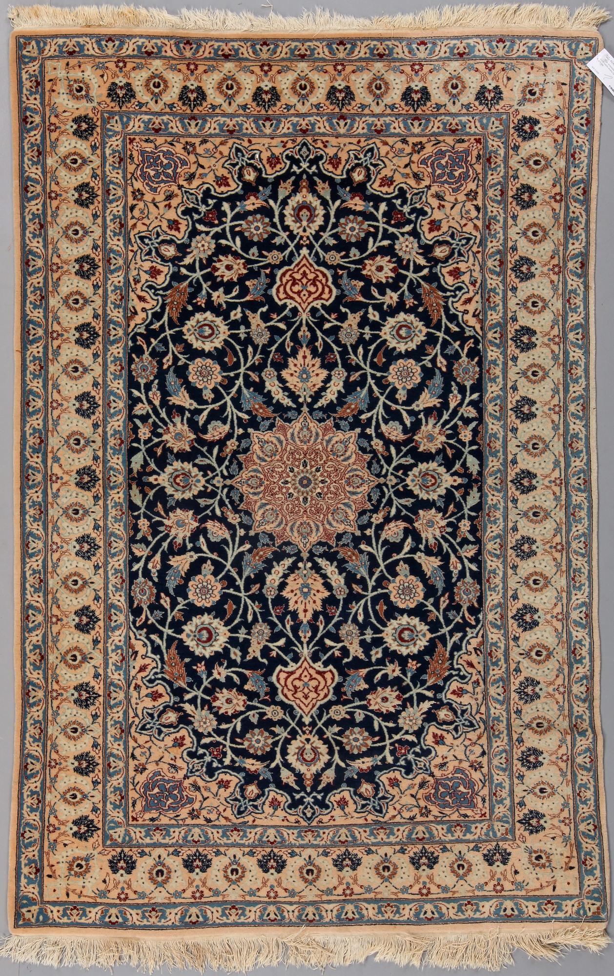 MATTA, orientalisk, silke, 1900-talets andra hälft. 108 x 177 cm.