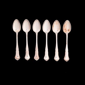 ATERIMET PUULAATIKOSSA, 25 osaa, hopeaa, "Chippendale", Auran Kultaseppä, 1988/90. Kok. paino ilman veitsiä 459,3 g.