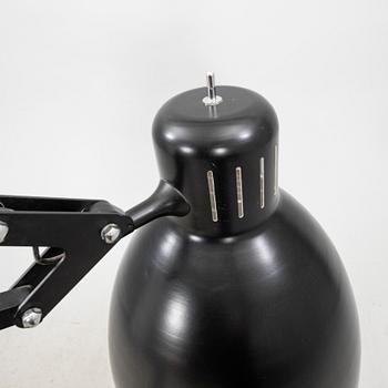 Golvlampa "The Great 1" av Luxo samtida.