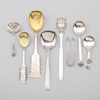 SILVERFÖREMÅL, 8 delar, 1900-tal. Total vikt ca 238 g.