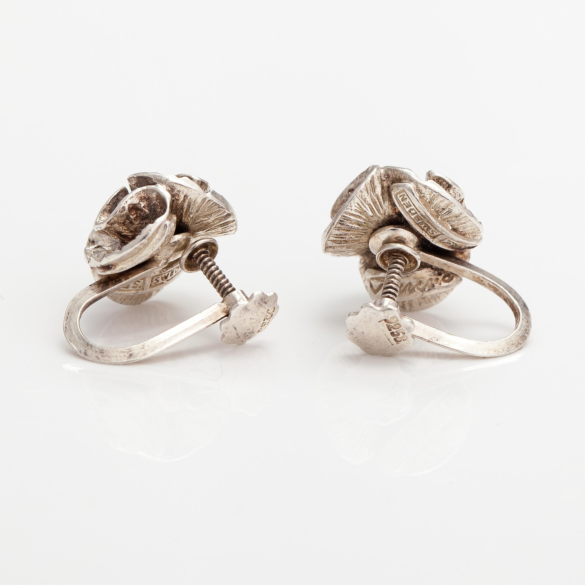 Theresia Hvorslev, A pair of sterling silver earrings and a pendant. MEMA, Lidköping, 1978.