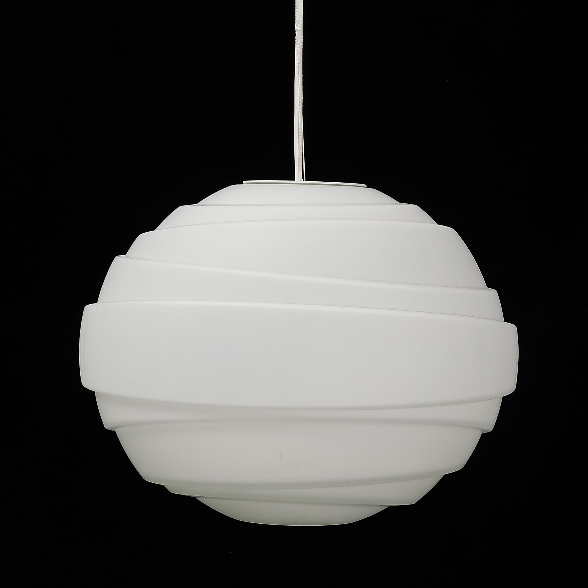 Atomheart, a 'Lightyears' ceiling lamp.