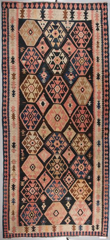 MATTA, Kaukasisk Kelim, semiantik. 345 x 170 cm.