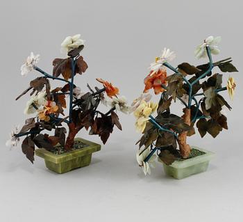 BORDSDEKORATIONER, ett par snarlika, Kina, 1900-tal.