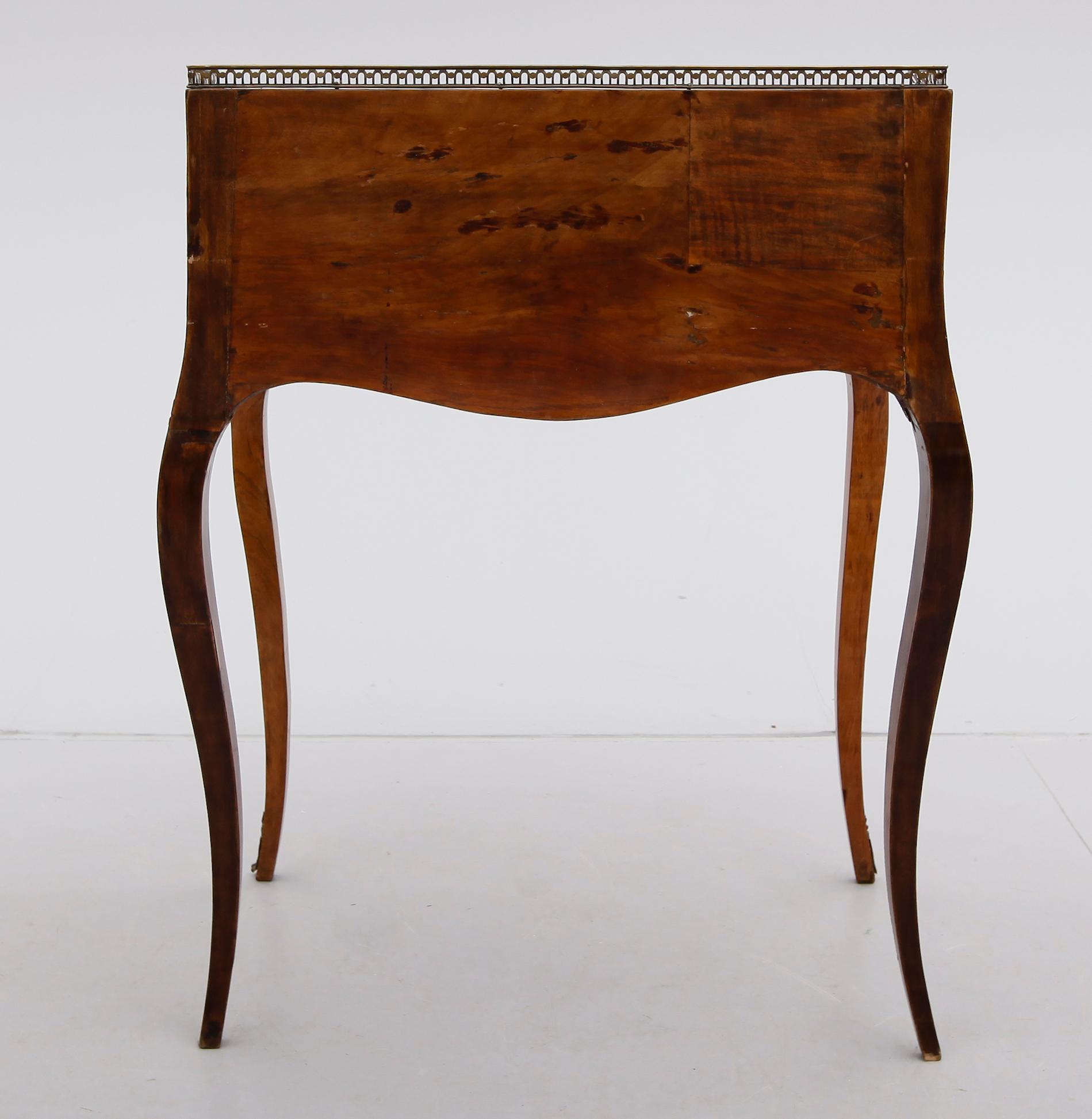SEKRETÄR, rokokostil, 1800-tal.