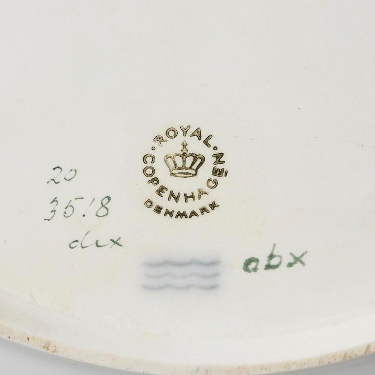 A set of two Royal Copenhagen 'Flora Danica' serving dishes, Denmark, 20th century.