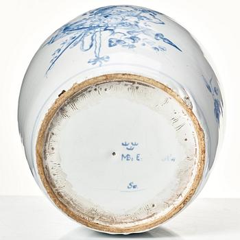 A Swedish faience jar, Marieberg, 18th Century.