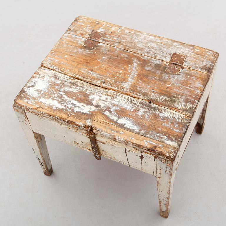 LÅDPALL, allmoge, 1700-tal.