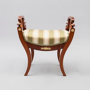 TABURETT, Karl-Johan, 1800-talets första hälft.