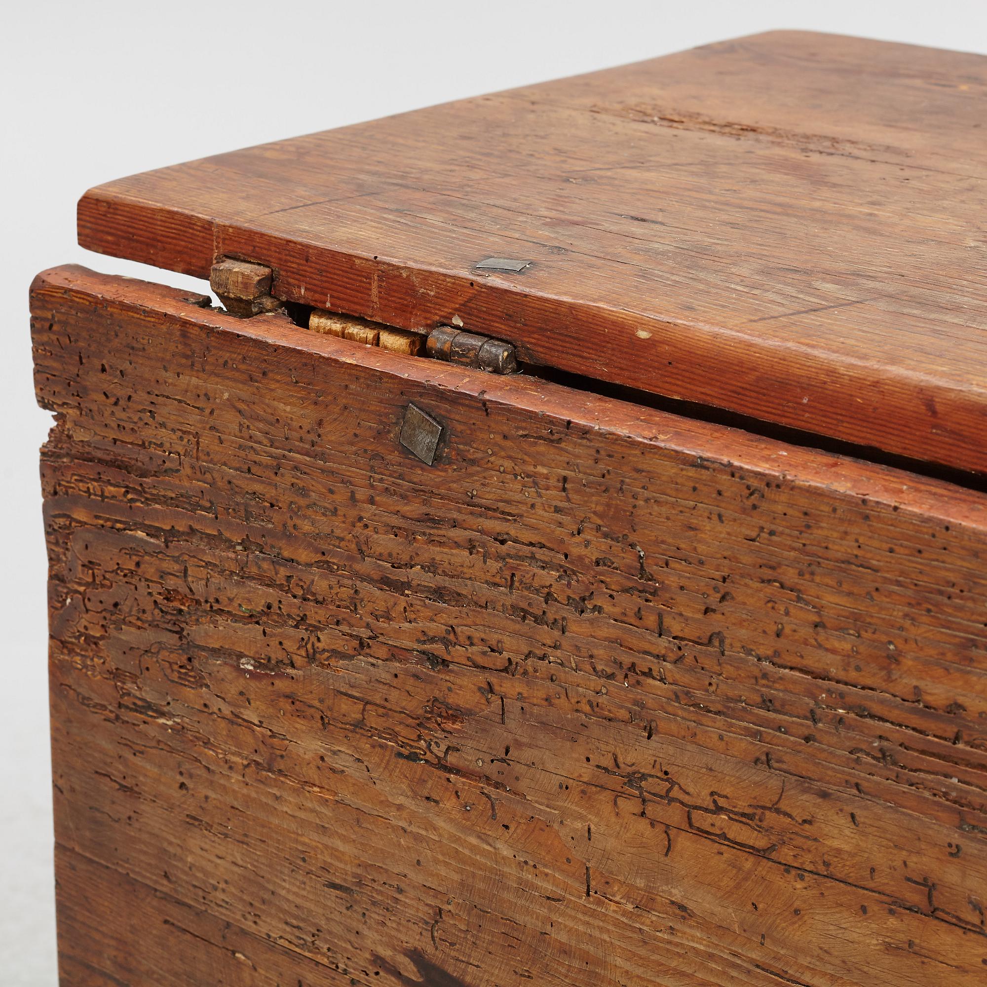 Drop-leaf table, 19th Century.