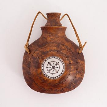 A birch flask by Andreas Poggats, before 1962.