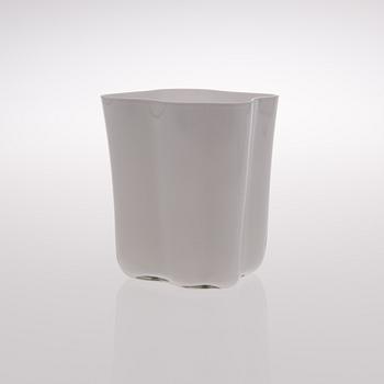 ALVAR AALTO, LASIVEISTOS, 4 OSAA. Aallon kukka. Signeerattu Alvar Aalto. Iittala, 1950/60-luku.