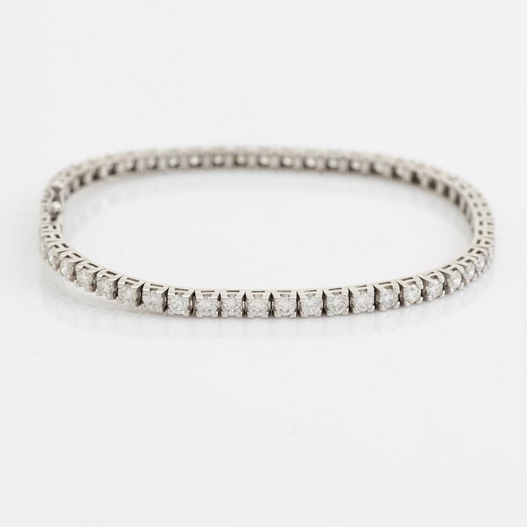 Tennisarmband med briljantslipade diamanter.