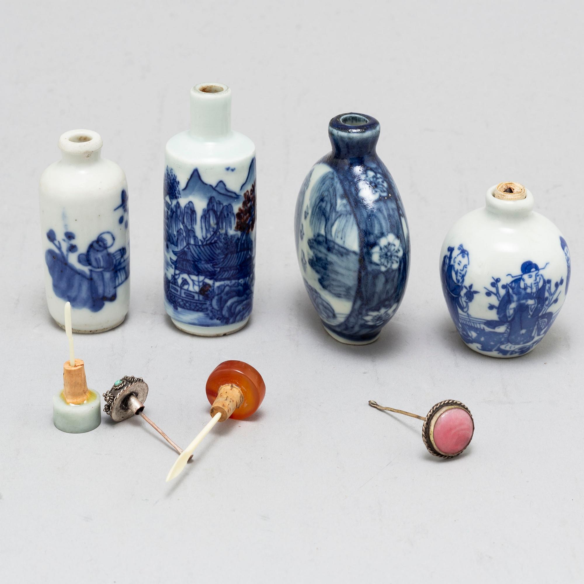 Eight Chinese blue and white porcelain snuff bottles, 20th century.